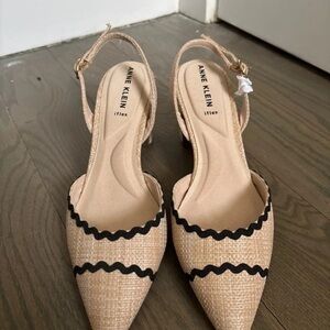 Anne Klein Tan and Black Woven Heels